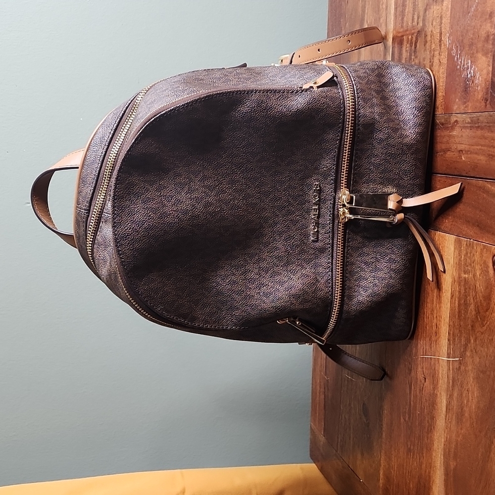 MAKE OFFER Michael Kors Rhea Backpack